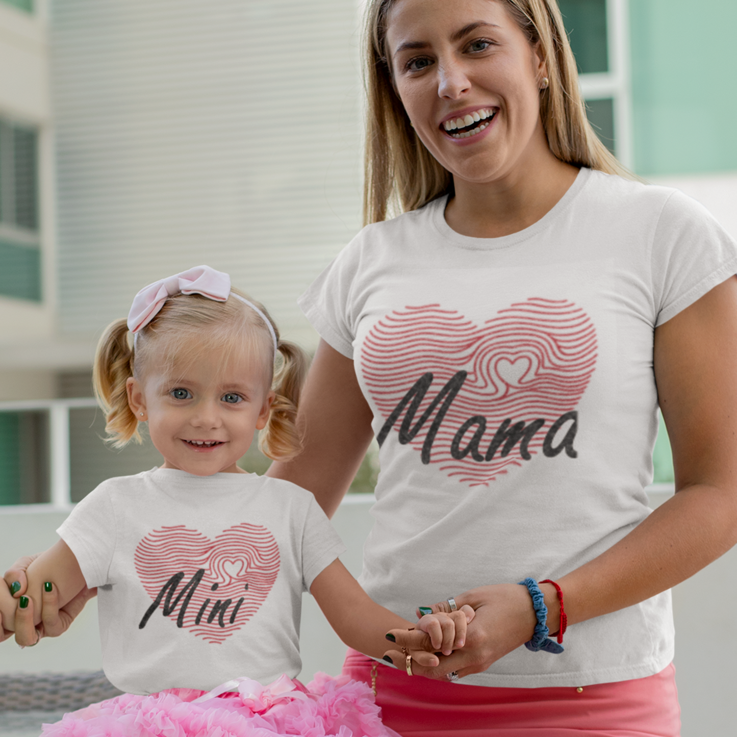 Mamá y mini camisas a juego con estampado de terciopelo, conjunto a juego de mamá y yo, regalo del día de la madre, regalo de baby shower